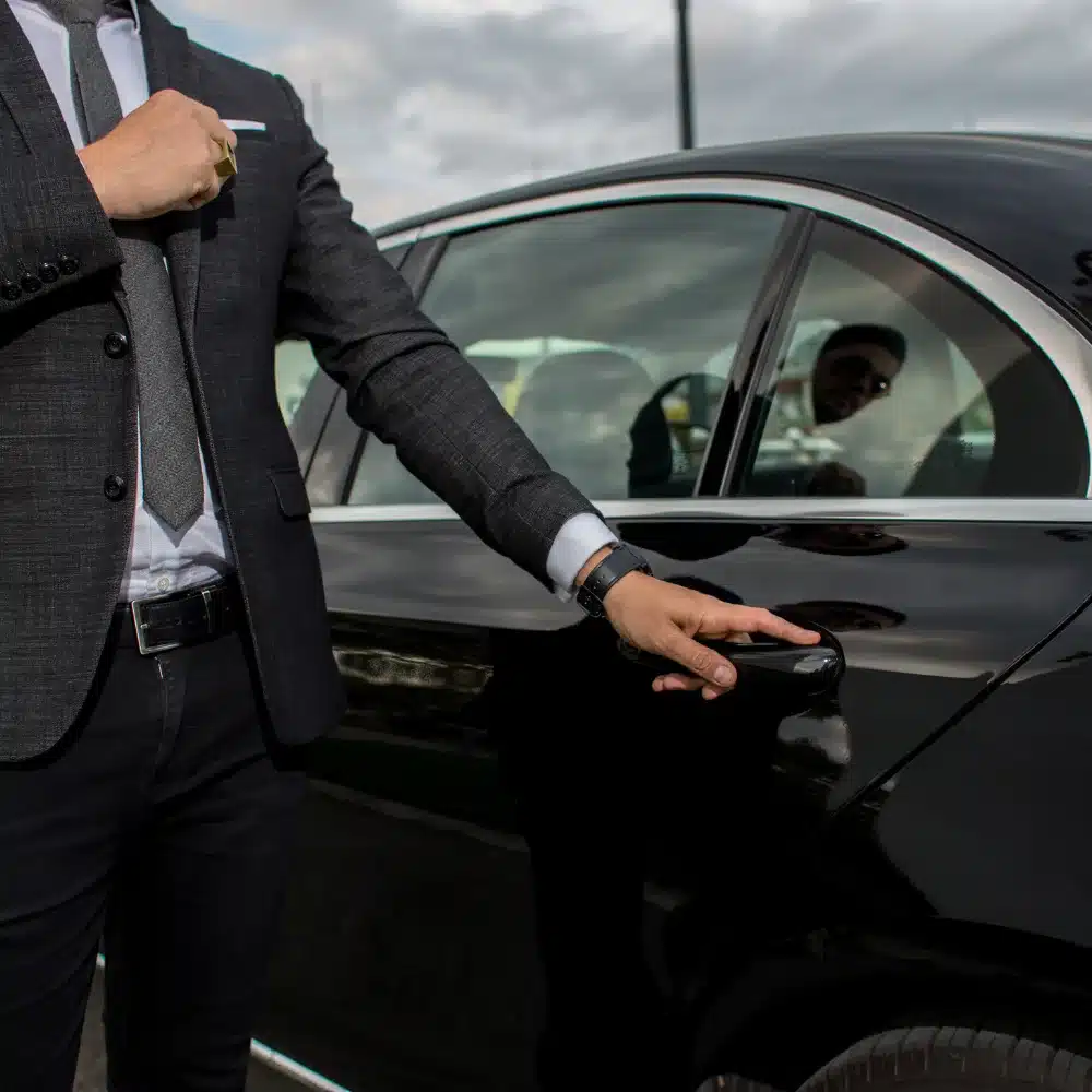 Premium Toronto Airport Car Service for Executives toronto airport car service